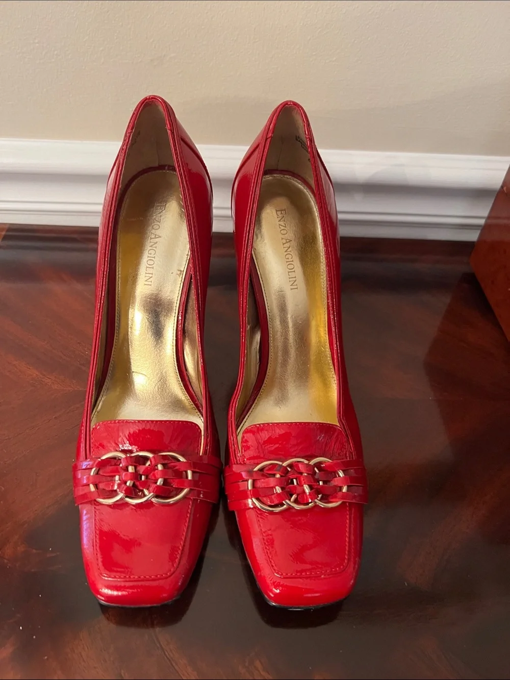 Enzo Angiolini Red Patent Leather Chain-Trim Heels BEAUTIFUL  8.5M